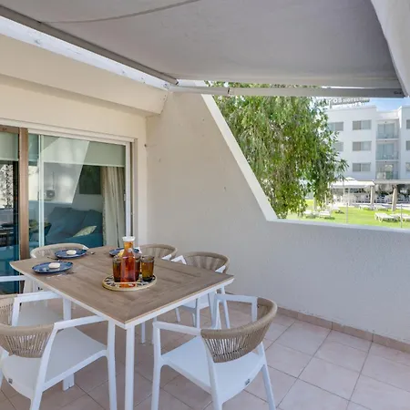 Seafront 2bd Duplex With Stunning Sea Views & Pool