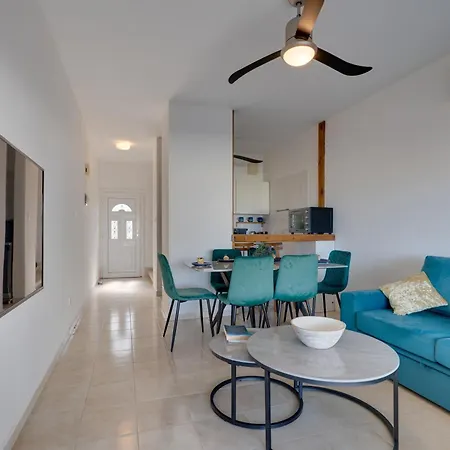 דירה Seafront 2bd Duplex With Stunning Sea Views & Pool