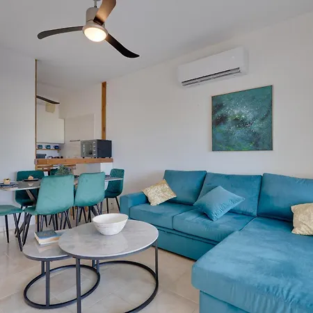 דירה Seafront 2bd Duplex With Stunning Sea Views & Pool